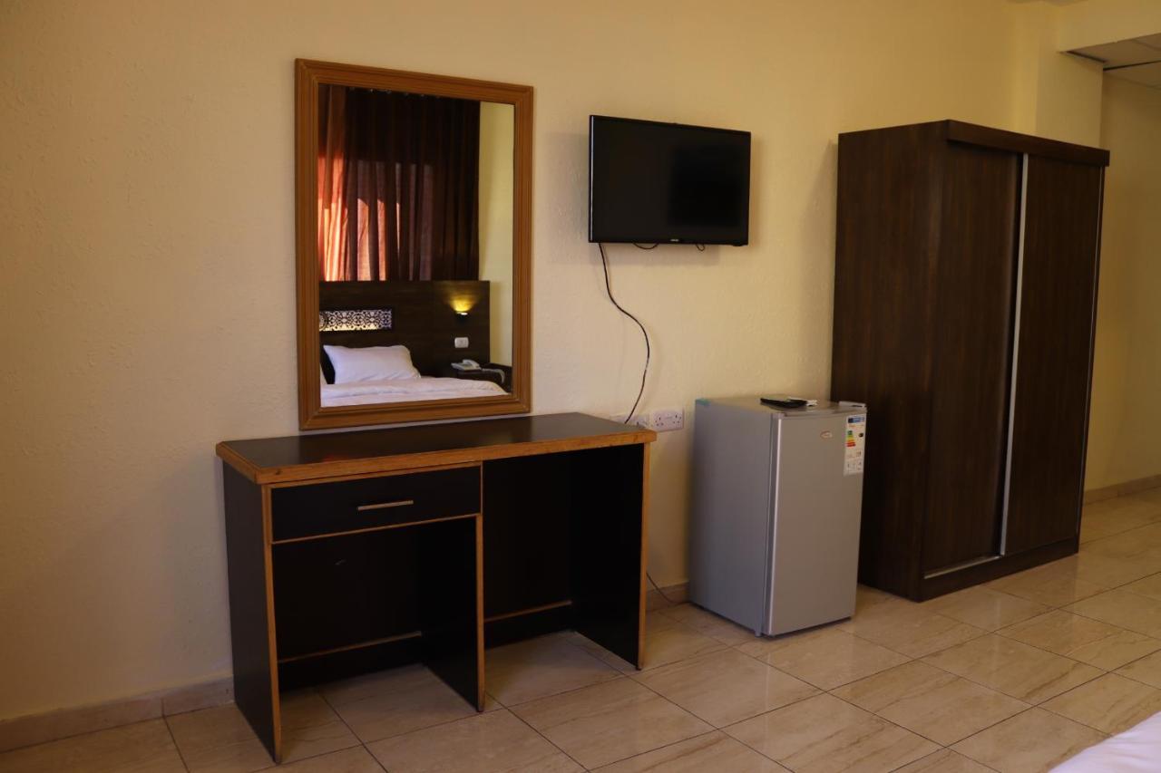 Eden Aqaba Hotel エクステリア 写真
