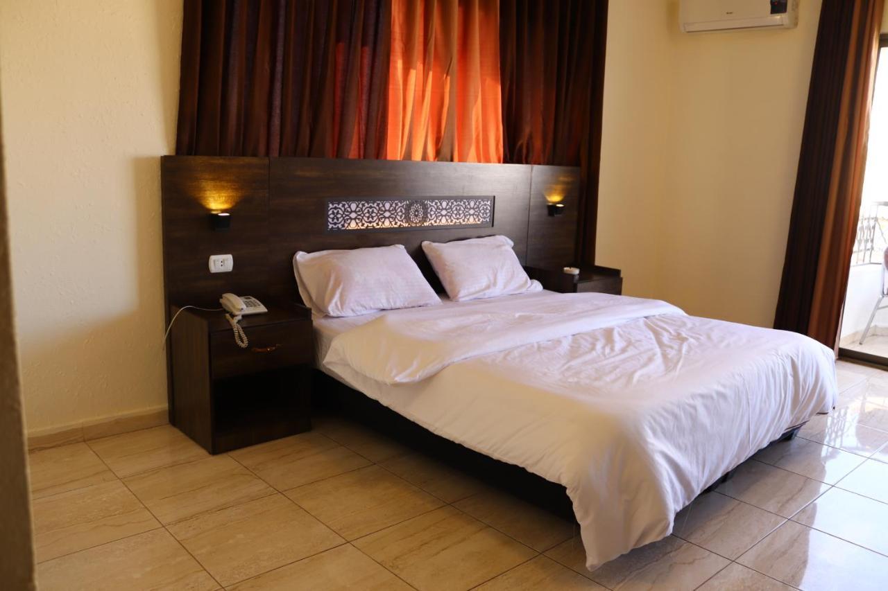 Eden Aqaba Hotel エクステリア 写真